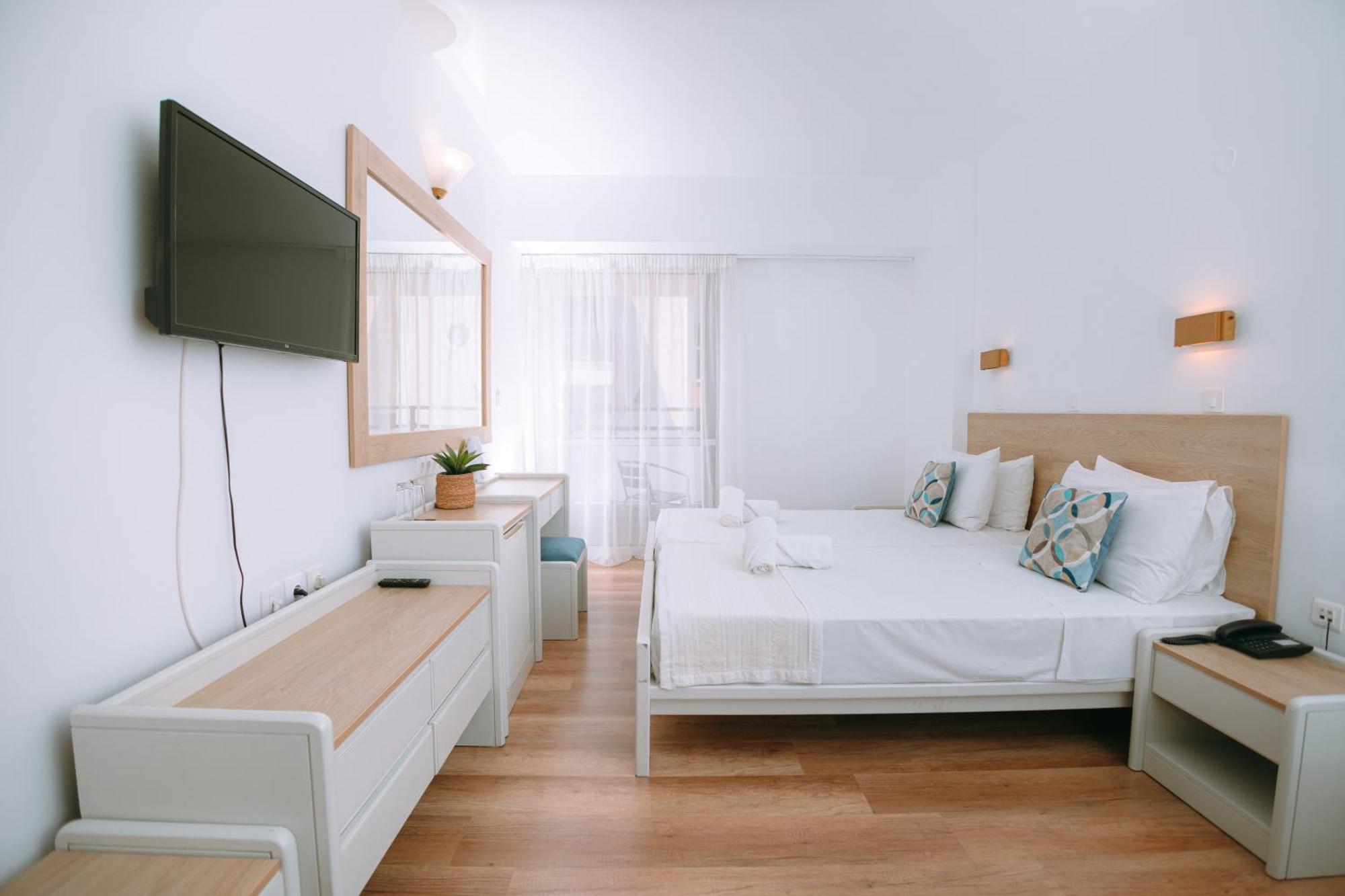 Santa Marina Unique Hotel อายิโอสนิโกลาโอส ภายนอก รูปภาพ