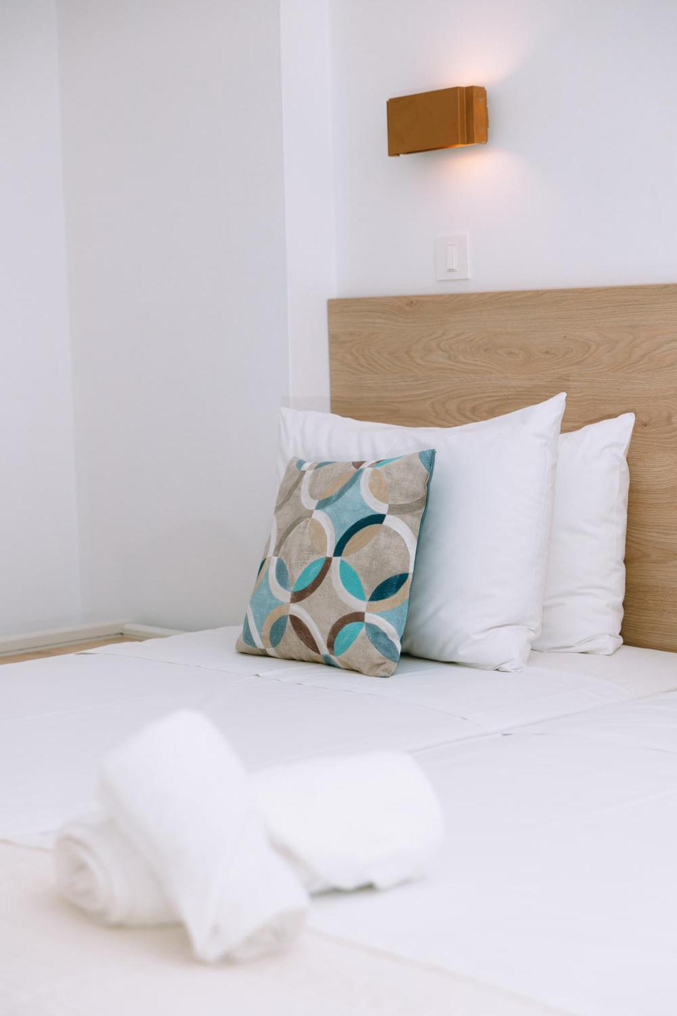 Santa Marina Unique Hotel อายิโอสนิโกลาโอส ภายนอก รูปภาพ